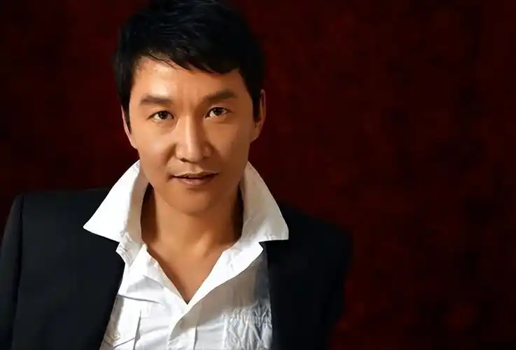 演员赵燕国彰:走红后娶瑞典妻子,如今恩爱25年生下混血女儿 - 娱乐