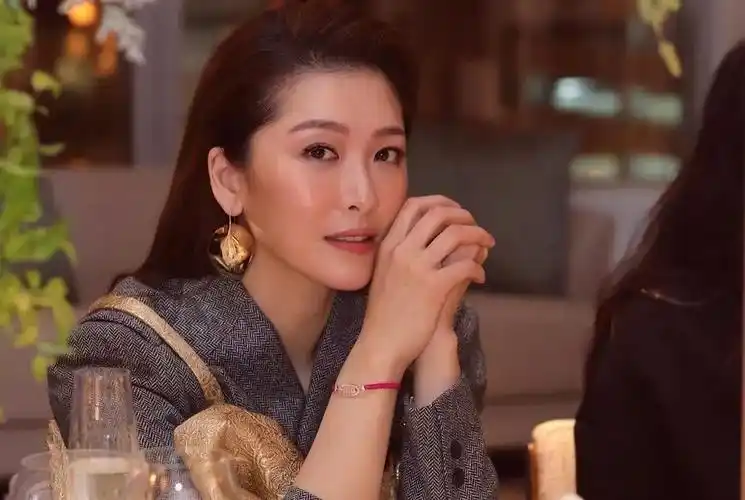 晒近照疑有喜40岁niki周励淇迎接更好的未来