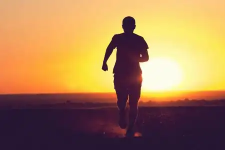 一个人奔跑图片