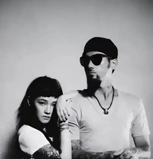 剃寸头,切除了子宫,她的身上到底发生了什么故事_范晓萱_母亲_allen