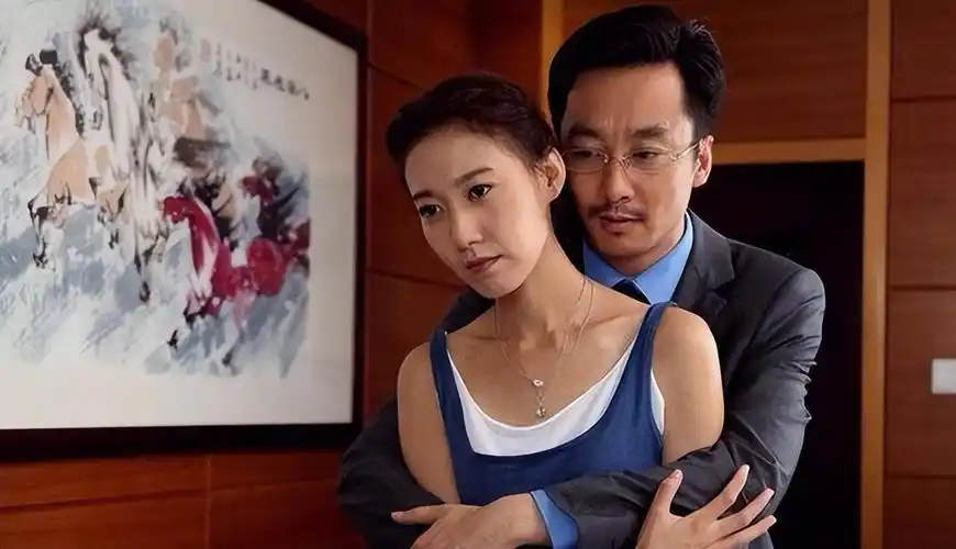 回顾演员高露我这辈子正确的决定就是隐婚为丈夫生下一儿一女