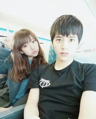 不懂就问 这是李宗霖前女友吗?