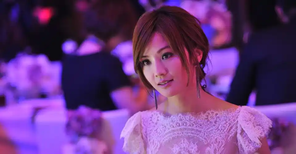 例外董事长毛继鸿(左二),dior美容公关传讯总监郭敬红(左三),音乐家