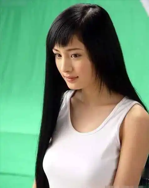 杨幂早年模特照曝光,露脐装配短裙,身材曼妙,真是太惊艳了!