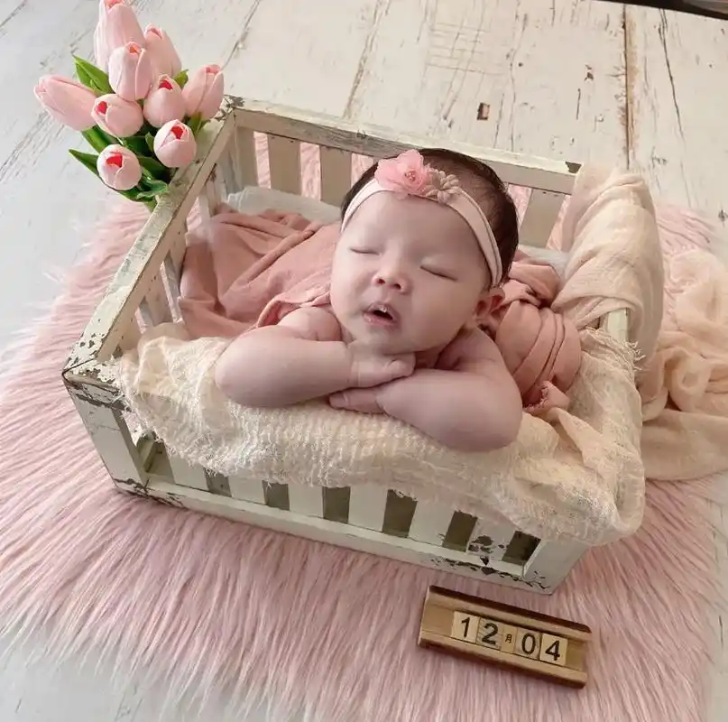 白皮肤 双眼皮 大眼睛的乖宝宝#新生儿摄影 #最萌新生儿 - 抖音