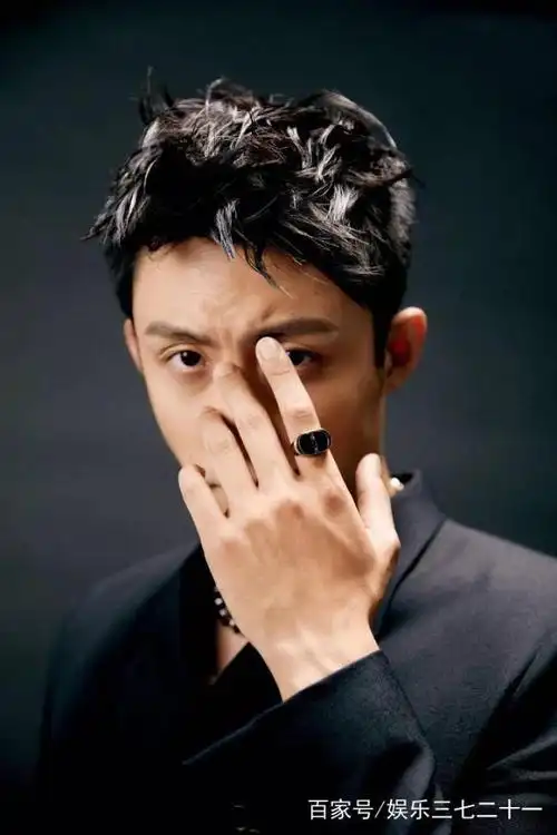 男明星手模大赛,易烊千玺,张艺兴,王凯的手必须要买保险了