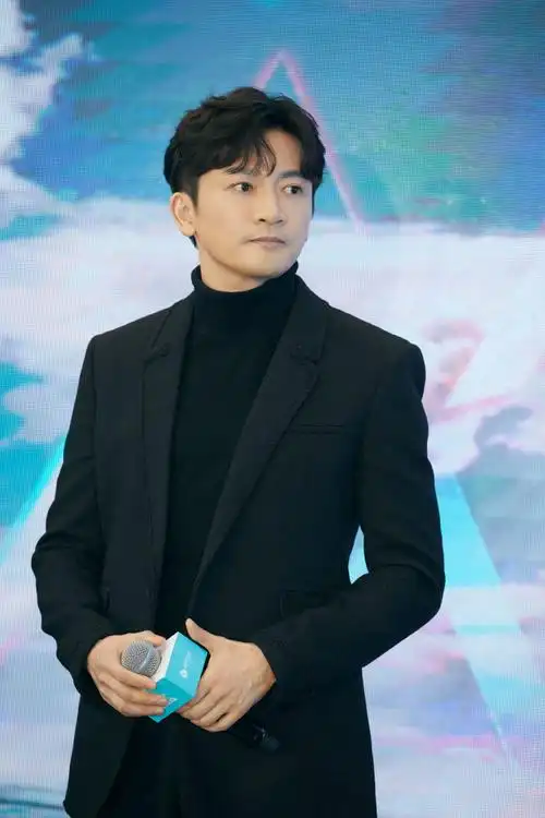 > 苏有朋儒雅帅气活动写真图片(8/9)