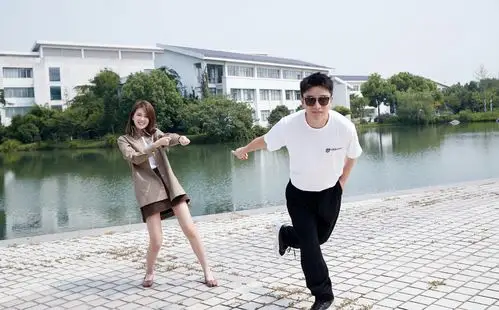 乔欣创想季待播,贾乃亮又接两部新剧,搭档雷佳音张艺兴刘敏涛