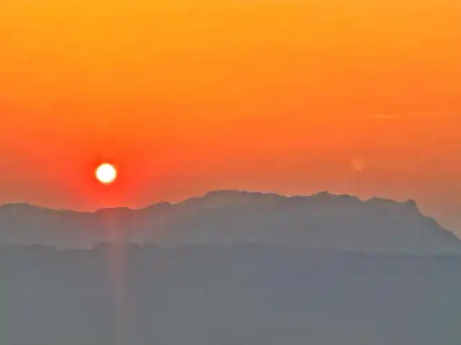 重庆綦江朝霞日出映红天