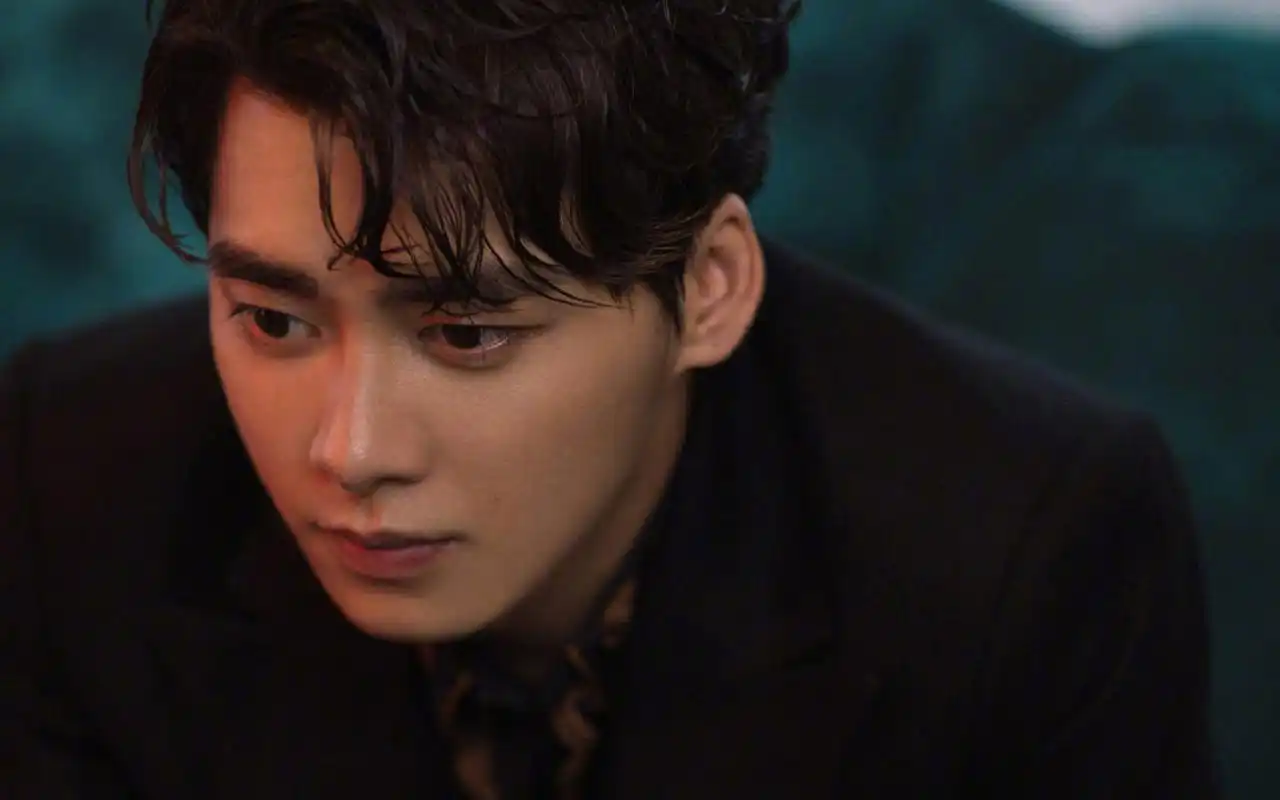 李易峰成熟魅力写真图片桌面壁纸.