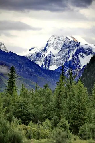 远眺夏塔雪山 · 新疆伊犁 - 牧马人5616 - 图虫