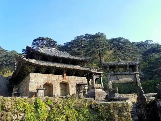 三清福地景区位于三清山的北部,是三清山人文景观的集萃地,也是道教古