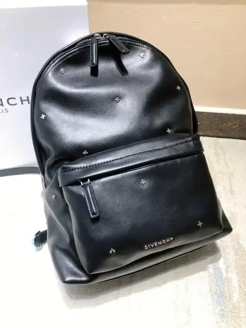 givenchy纪梵希经典情侣款全皮双肩包