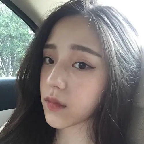 女生头像 方齐禾