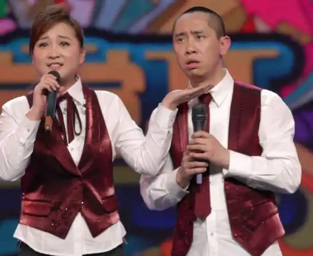 贾玲身世,喜剧演员贾玲的家庭背景父母是谁干什么的.