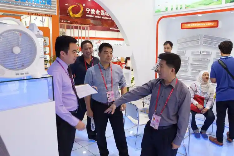 10月16日 上午,市外经贸局副局长方伟民,纪检组