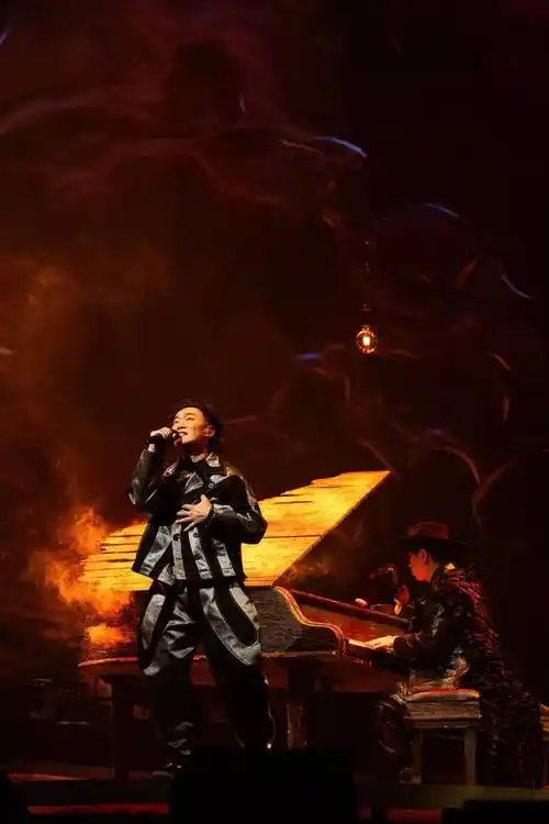 陈奕迅 fear and dreams 世界巡回演唱会-厦门站(河马票务app)_eason