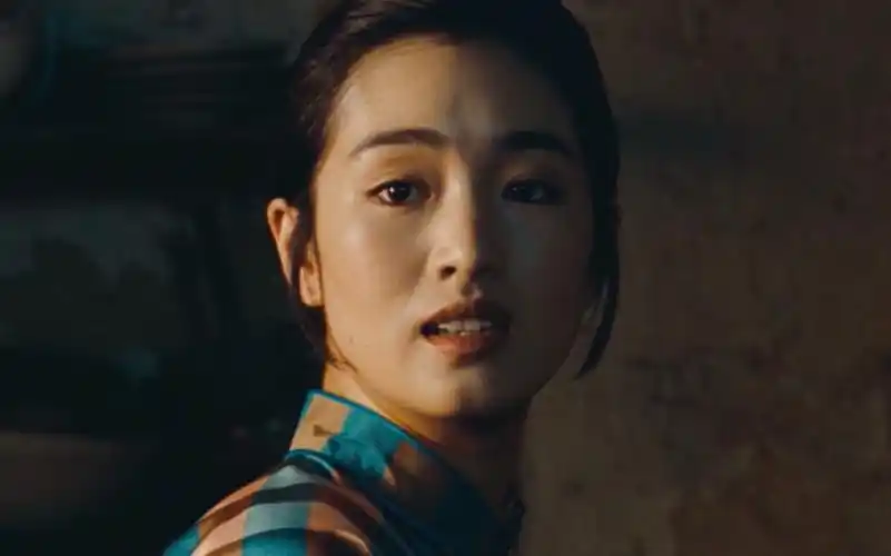 【若雨随影】张艺谋的巅峰之作《活着》,阔少爷一夜输光家产妻离子散