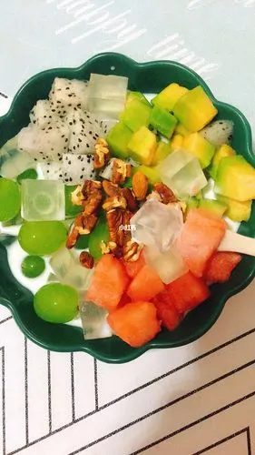 牛奶凉粉水果捞