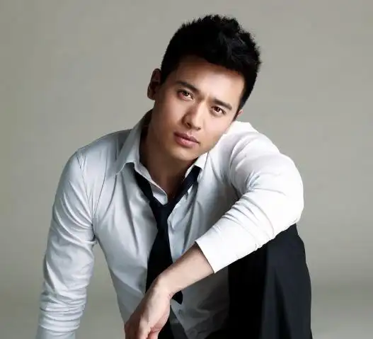 这一年,高云翔主演了海岩三部曲之一的《新玉观音》,并成功打响了自己