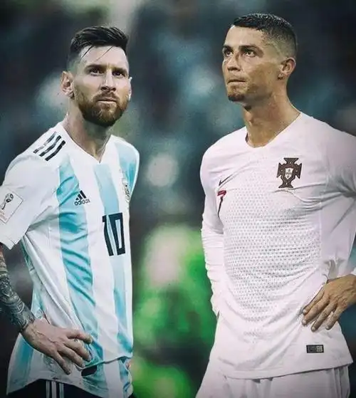 绝代双骄梅西与c罗梅西的表现低迷让不少球迷开始质疑梅西是否真的像