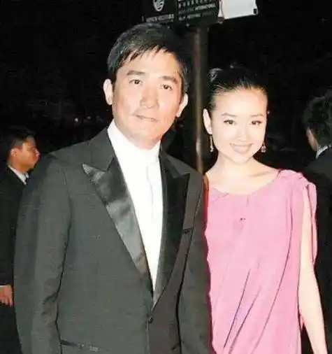 儿子顶顶高颜值神似梁朝伟,被疑有亲子关系?_网友_王大治_生活