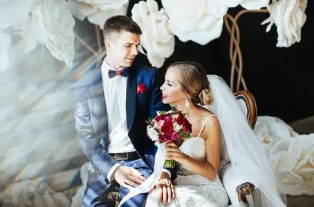 情侣结婚故事图片