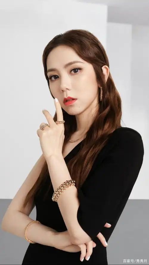 中国香港女明星:邓紫棋