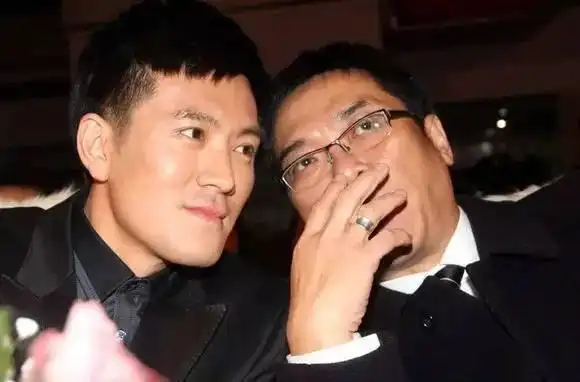 台同性婚姻合法化盘点娱乐圈里十大出柜男星