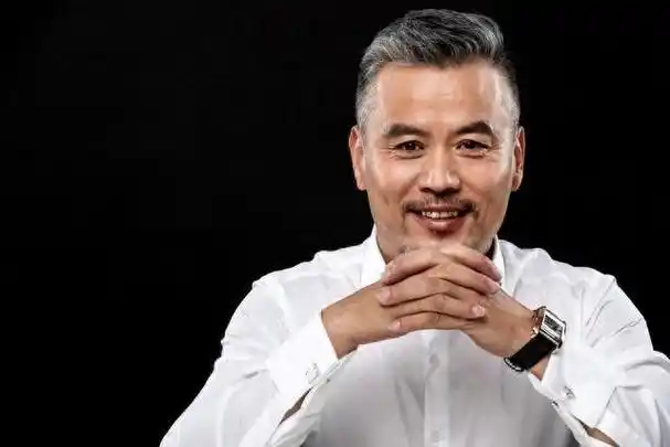 我叫张峰,是一名普通的中年男性.