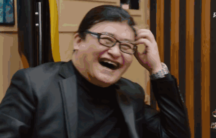 情愫相互交织,刻画在你半径一米的脸蛋上,连后台的刘欢老师都憋不住了