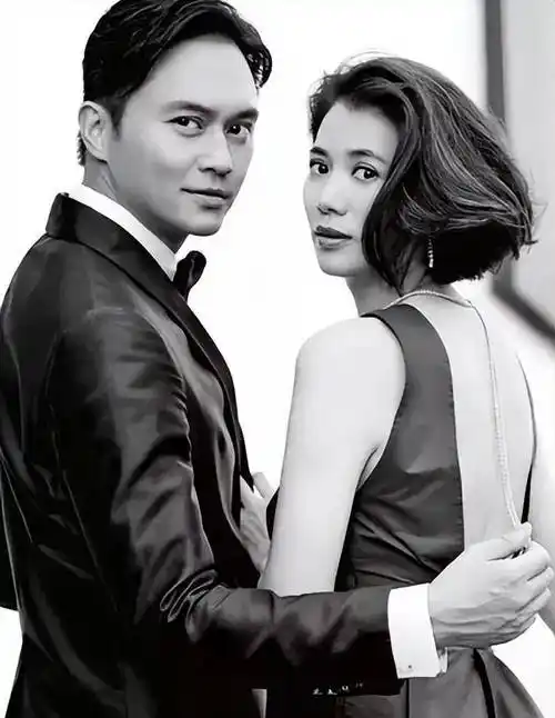 21年后再看张智霖:才明白他能娶到袁咏仪做老婆,到底多幸运_吴镇宇