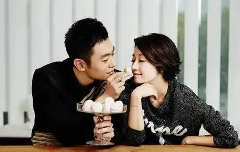 演员朱亚文妻子结婚8年不会做饭做2个女儿的爸爸也幸福