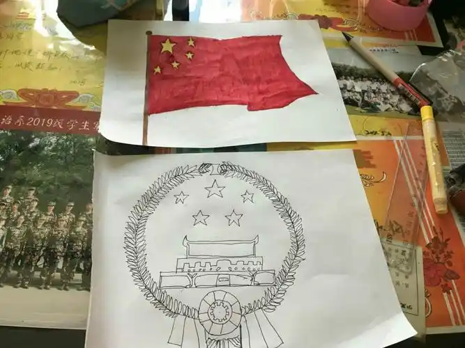吴忠三中九18班积极举办向祖国生日献礼和爸爸妈妈一起绘画国旗和国徽
