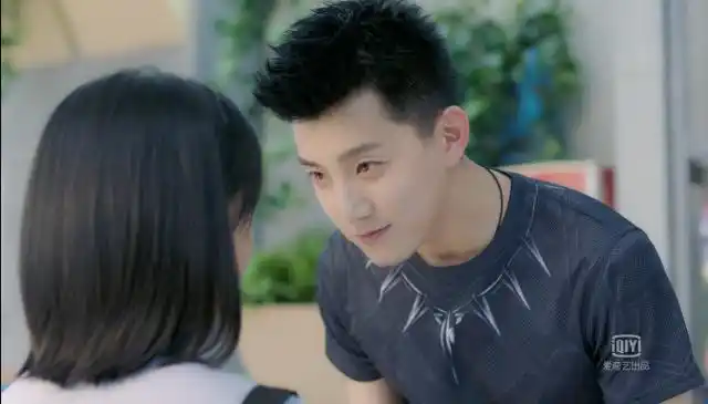 《追球》:阿拉蕾出演的网剧,剧情很逗很有趣,还挺好玩