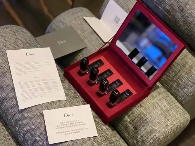 迪奥dior丝绒口红礼盒藤格纹包装