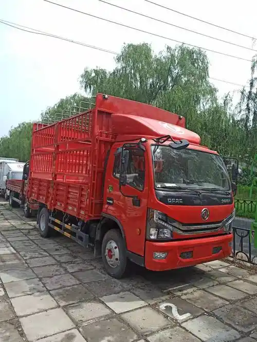 东风多利卡蓝牌4米2高栏车分期零首付报价多少4米2多利卡高栏报价