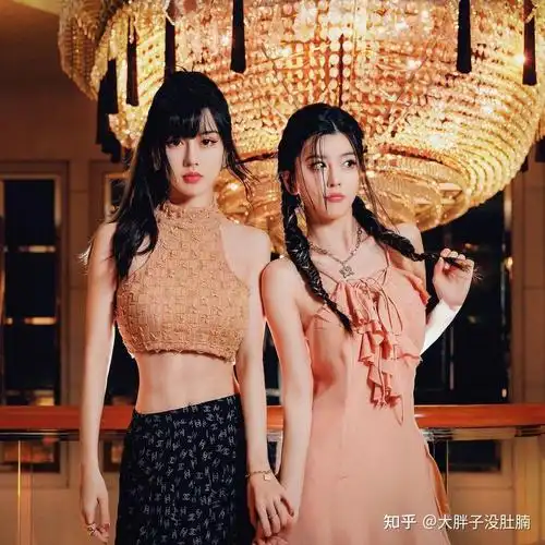 by2双胞胎近照曝光妹妹yumi疑容貌再升级网友以为组合换人了