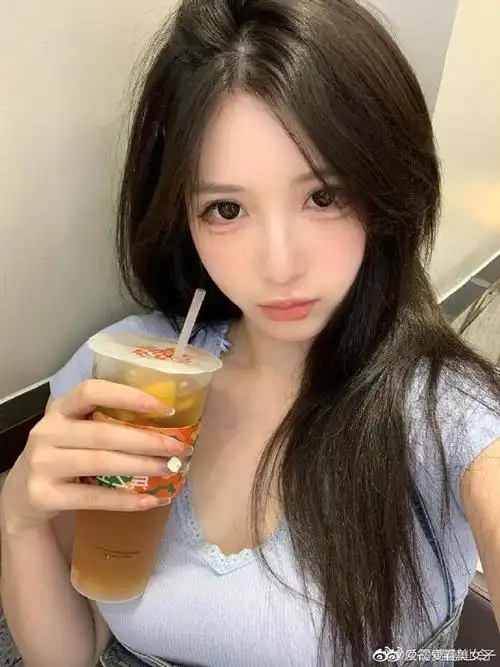 喝水都会长胖 为什么不喝奶茶北京   传媒大学  168#女神