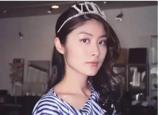 歌手陈慧琳出道25年零绯闻40岁高龄为初恋生子51岁风韵犹存