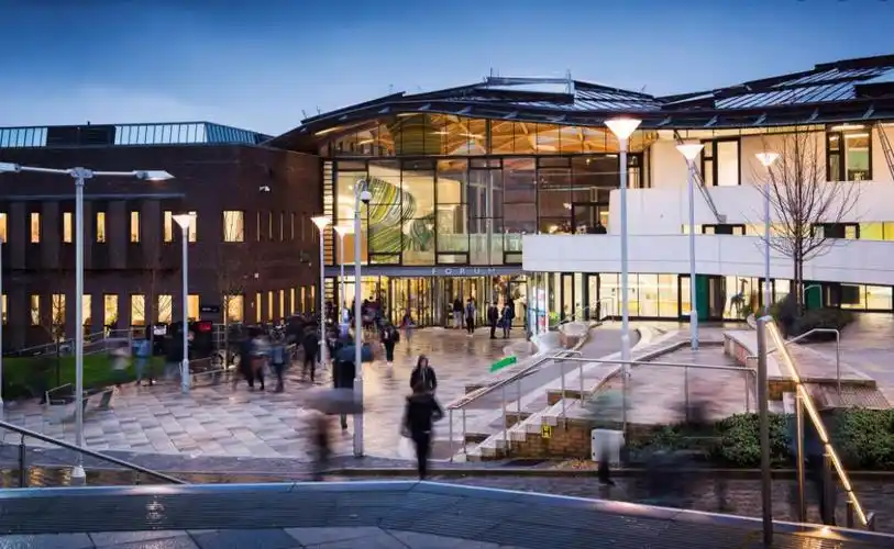 英国最美的花园式校园埃克塞特大学