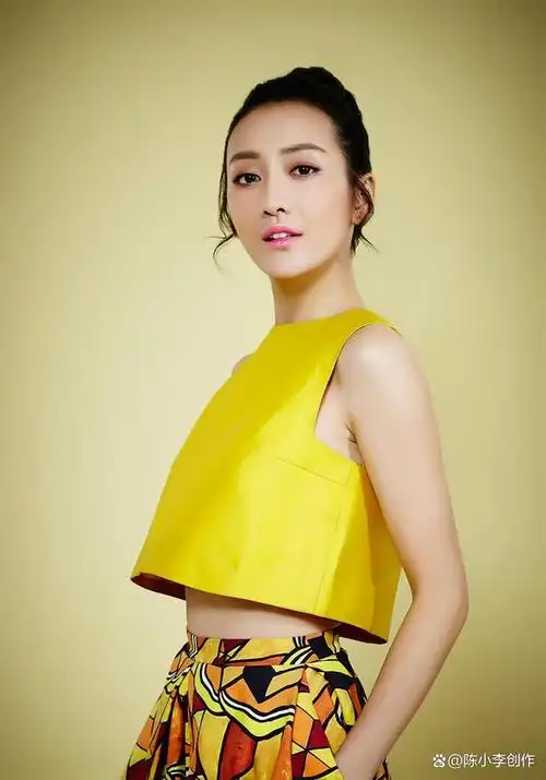 身为模特出身的王鸥身材比例非常好,更是拥有一双令人羡慕不已的大