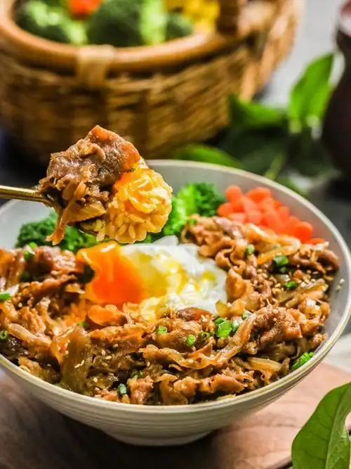 这是一款日式风格的调料,精选优质的牛牛,采用优质的牛仔制作而成,肉