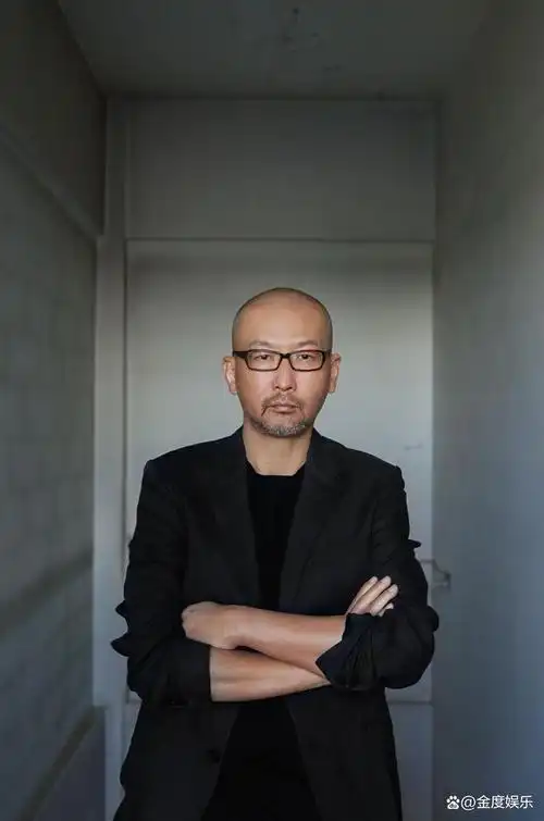 近日,英皇电影2023年年度片单中导演管虎的最新作品《一个男人和一个