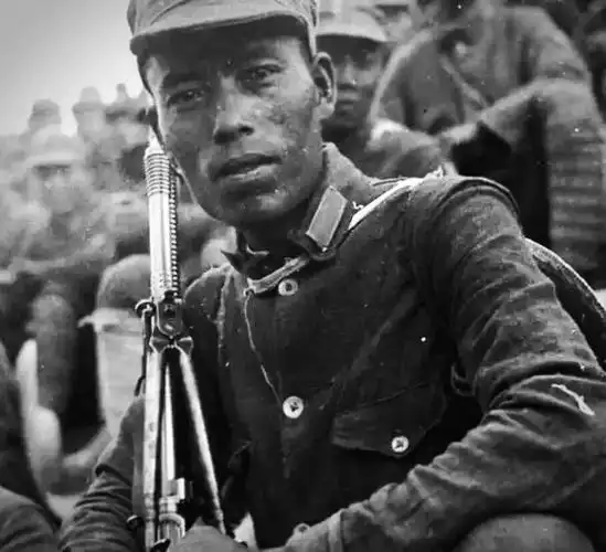 220人的精锐警卫连,连长却只有20来岁,为啥这么有能力?