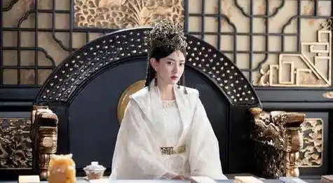 双世宠妃3开播墨连城进宫选秀子 梁洁一人分饰三角_观众_电视剧_邢