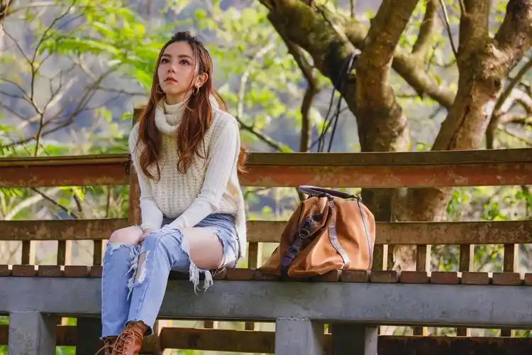 《可不可以你也刚好喜欢我》的主题曲,邓紫棋在看了电影初剪版本后