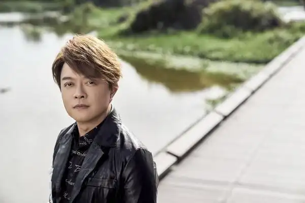 翁立友爆长年流鼻血 成资深口罩族原因曝光