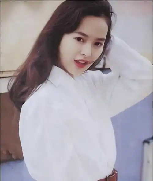 八零九零年代,香港影视圈可是风光无限啊,那时候涌现出了一大批美得让