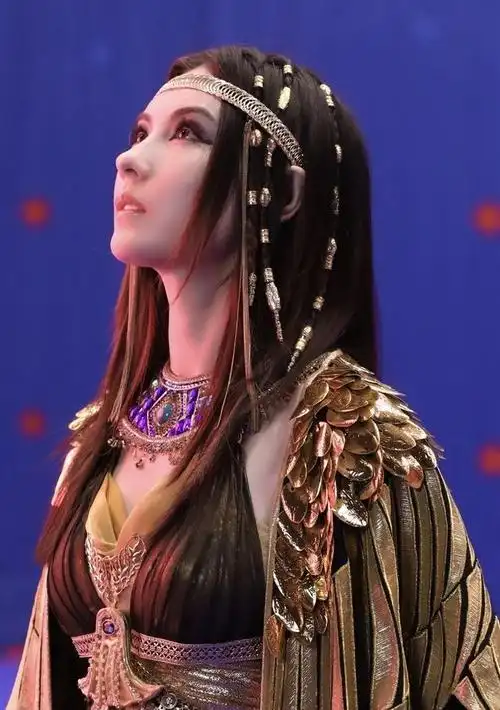 40岁张柏芝cos埃及艳后性感妩媚仿佛画中人|妆容|混血美女_网易订阅